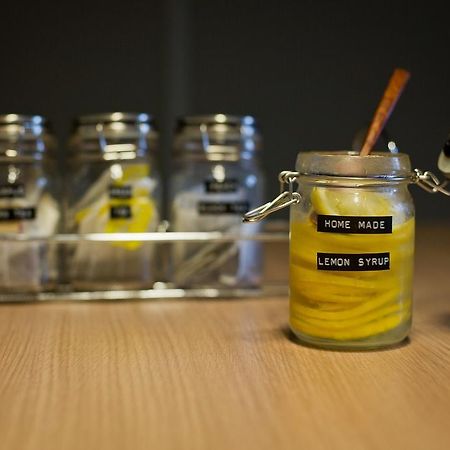 Travel Holic Guesthouse Seoul Bagian luar foto