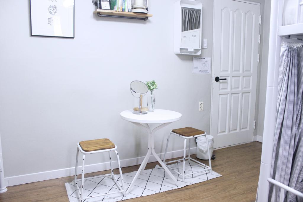 Travel Holic Guesthouse Seoul Bagian luar foto