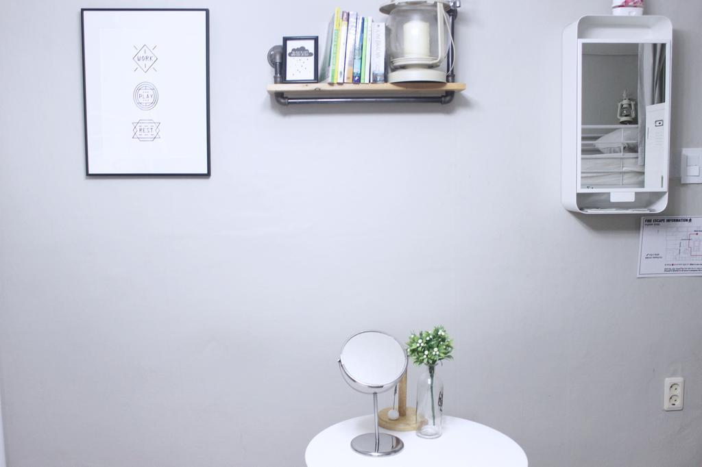 Travel Holic Guesthouse Seoul Bagian luar foto