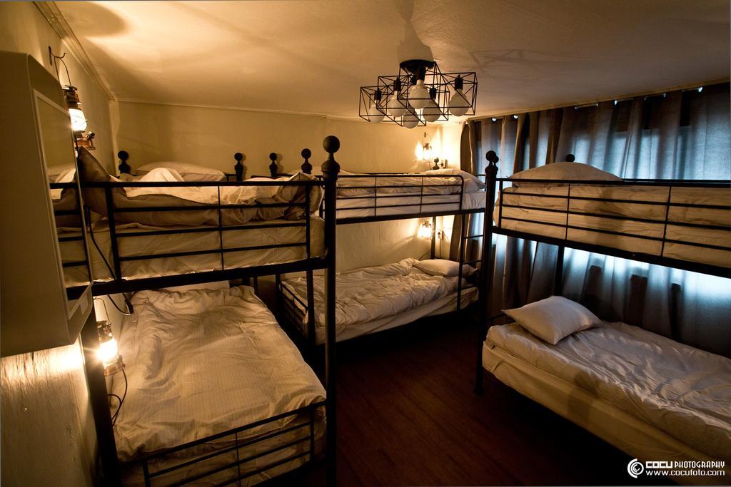 Travel Holic Guesthouse Seoul Bagian luar foto