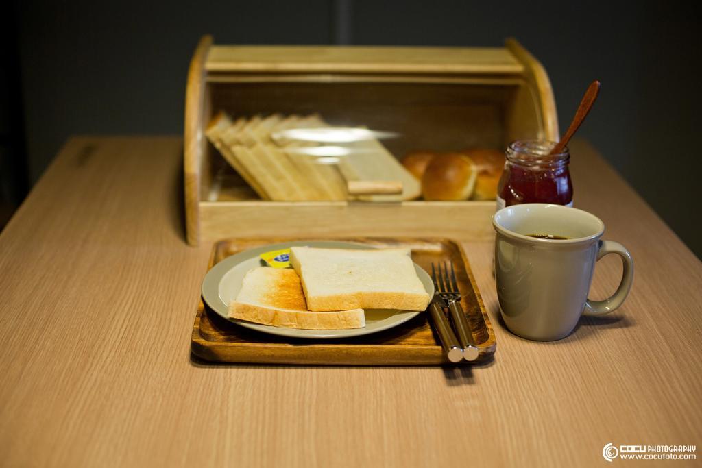 Travel Holic Guesthouse Seoul Bagian luar foto