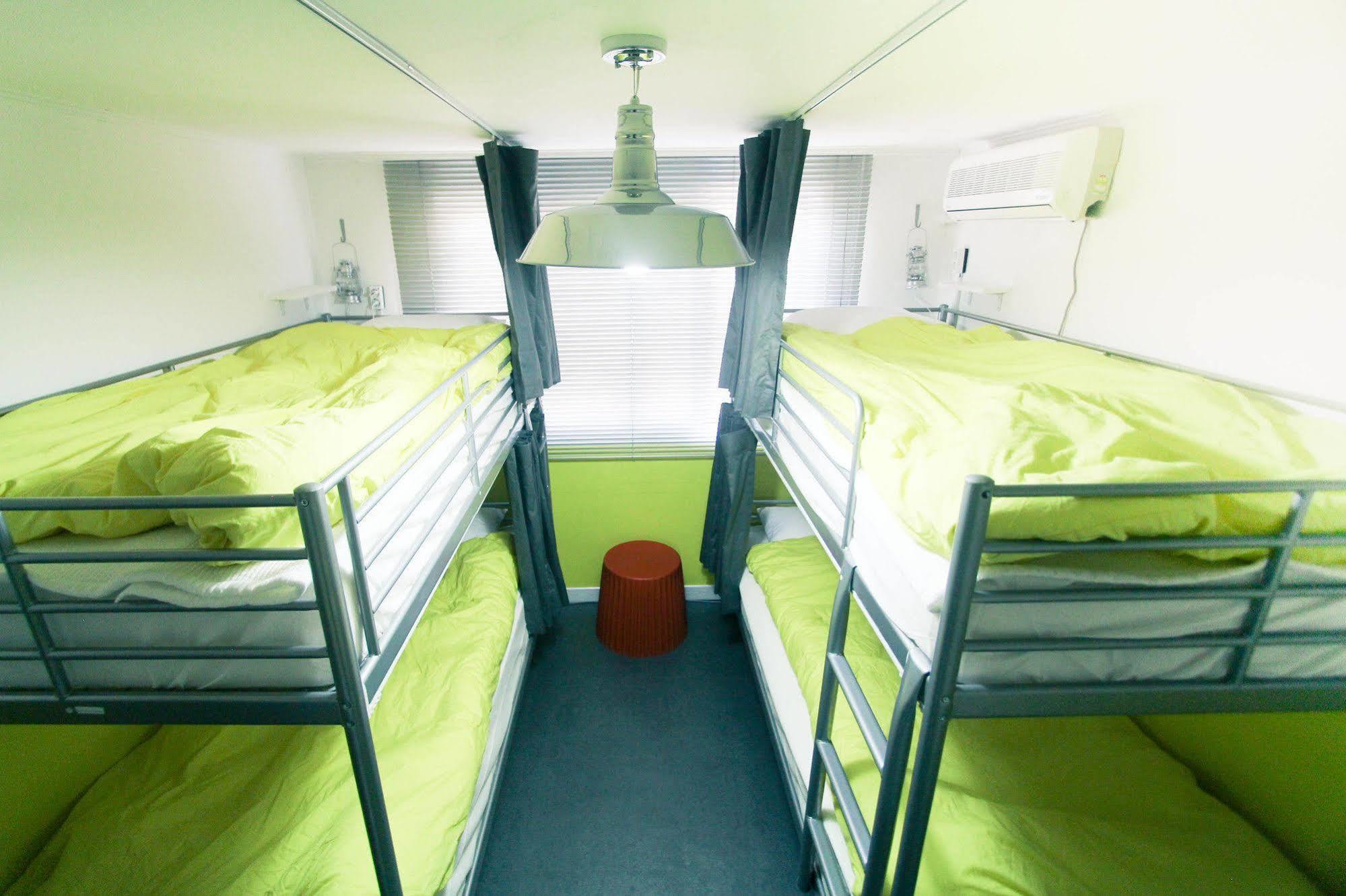 Travel Holic Guesthouse Seoul Bagian luar foto
