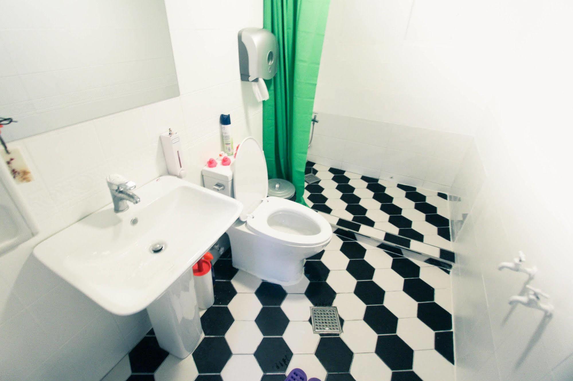 Travel Holic Guesthouse Seoul Bagian luar foto