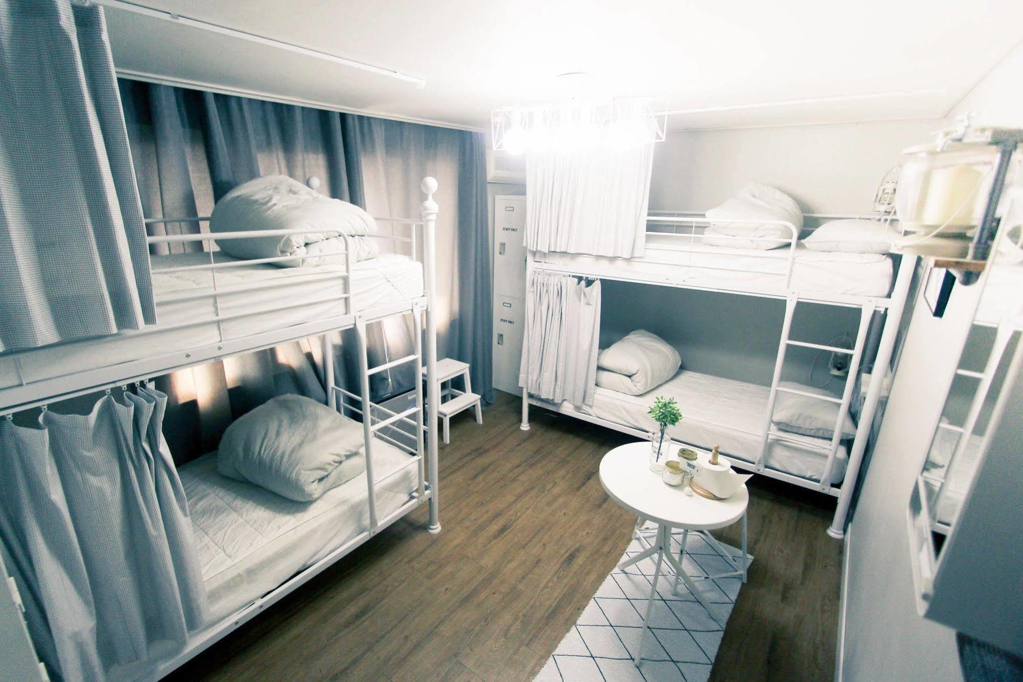 Travel Holic Guesthouse Seoul Bagian luar foto